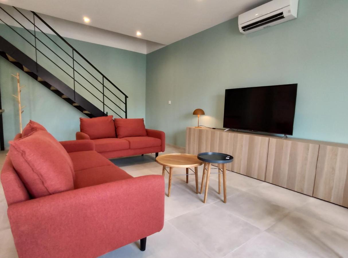 Colormix 3 Etoiles - 95M2 Plein Centre - Ensoleille Climatise Apartment Meze Luaran gambar