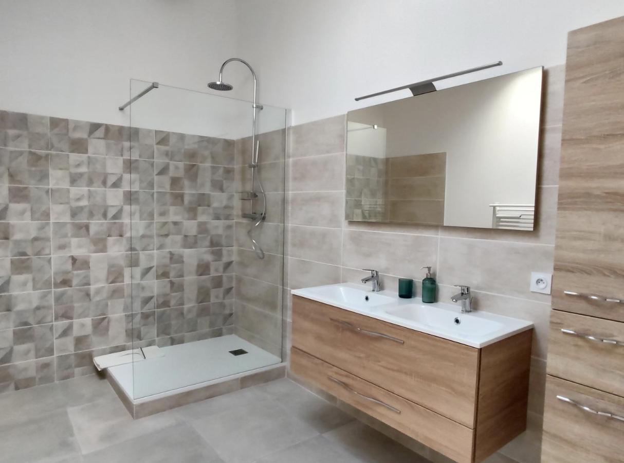Colormix 3 Etoiles - 95M2 Plein Centre - Ensoleille Climatise Apartment Meze Luaran gambar