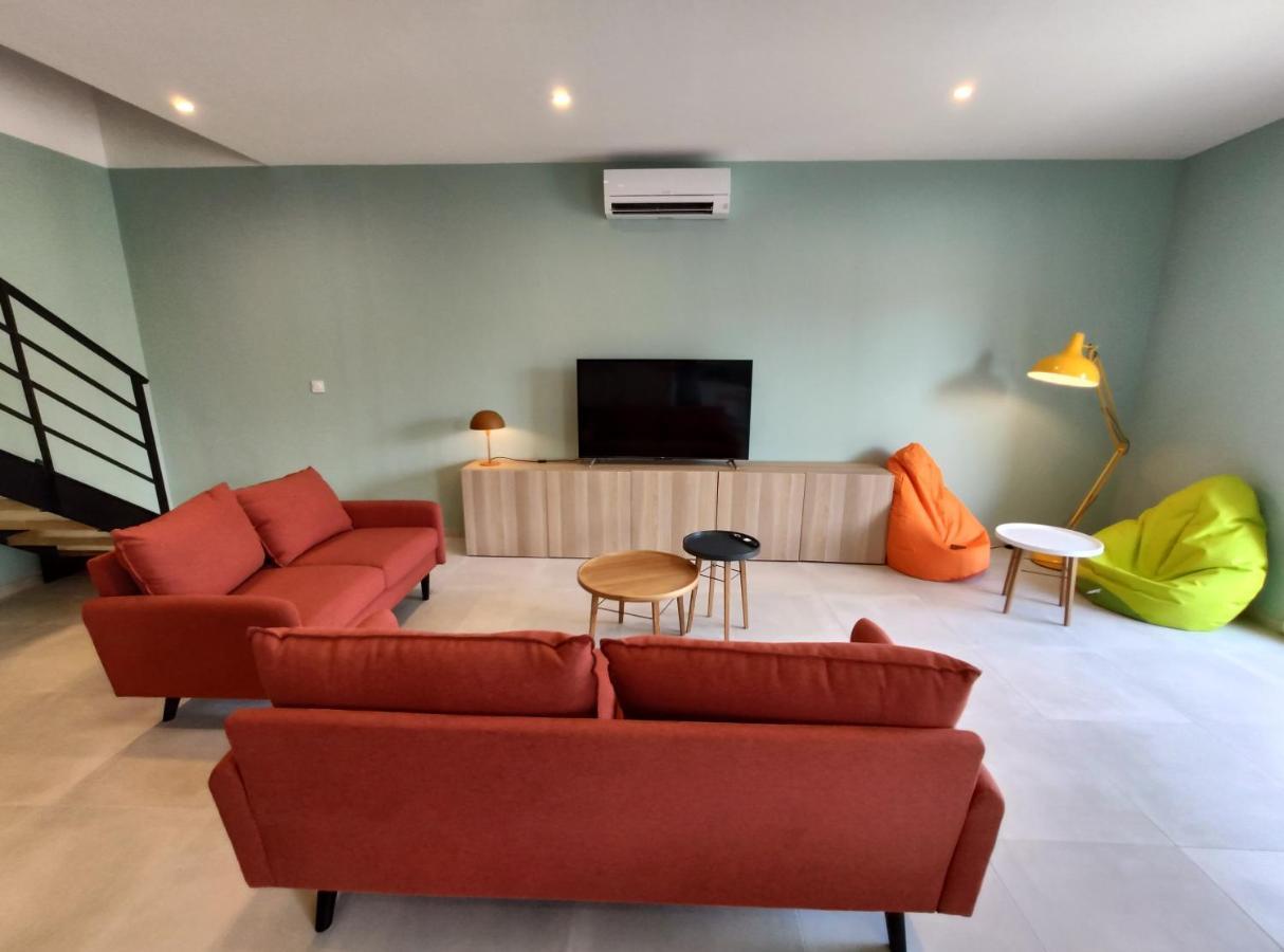 Colormix 3 Etoiles - 95M2 Plein Centre - Ensoleille Climatise Apartment Meze Luaran gambar